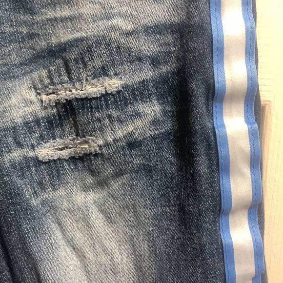 USED RUE21 Premium Ripped Skinny Supreme Flex Jeans size 26/30 - Picture 3 of 6